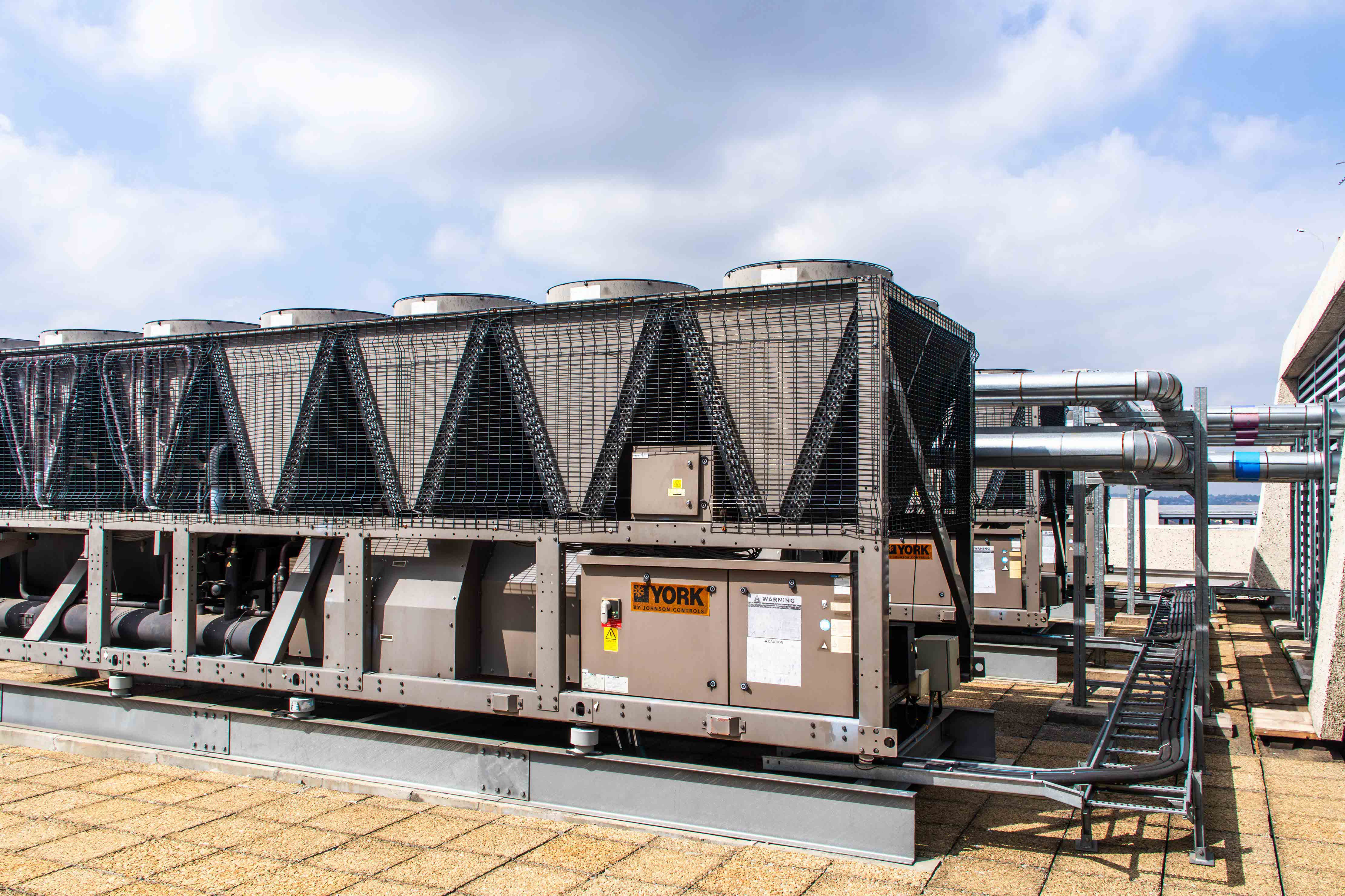 Air cooled chiller plants